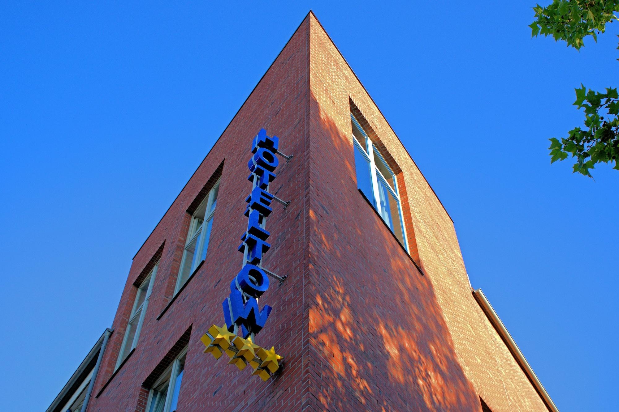 H24 Hoteltow Extérieur photo
