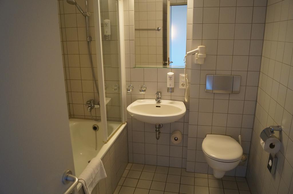 H24 Hoteltow Chambre photo