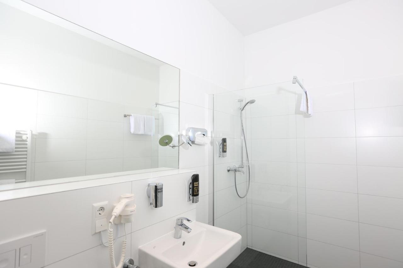 H24 Hoteltow Extérieur photo
