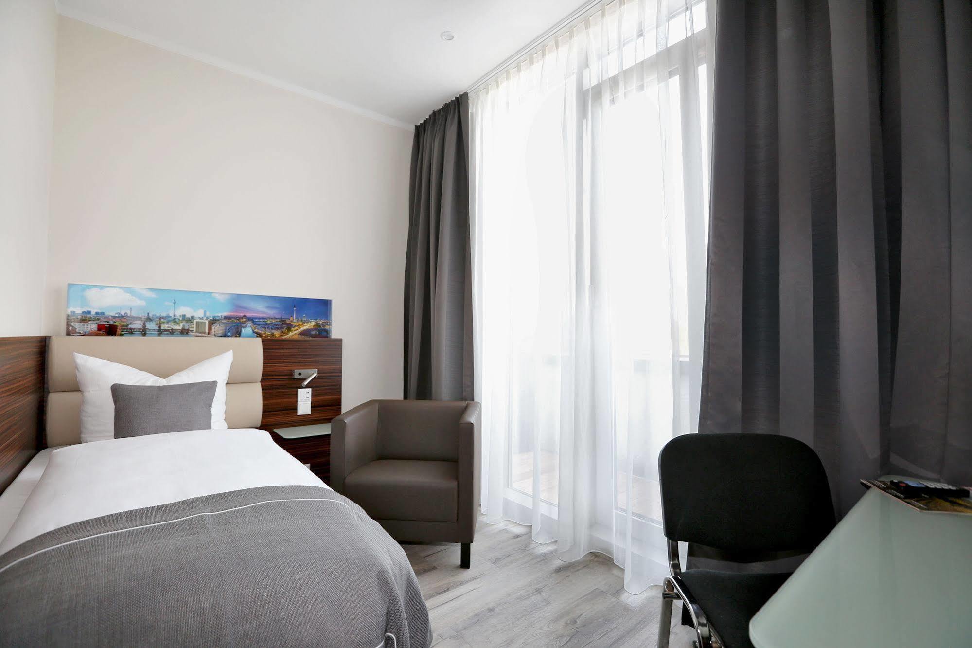 H24 Hoteltow Extérieur photo