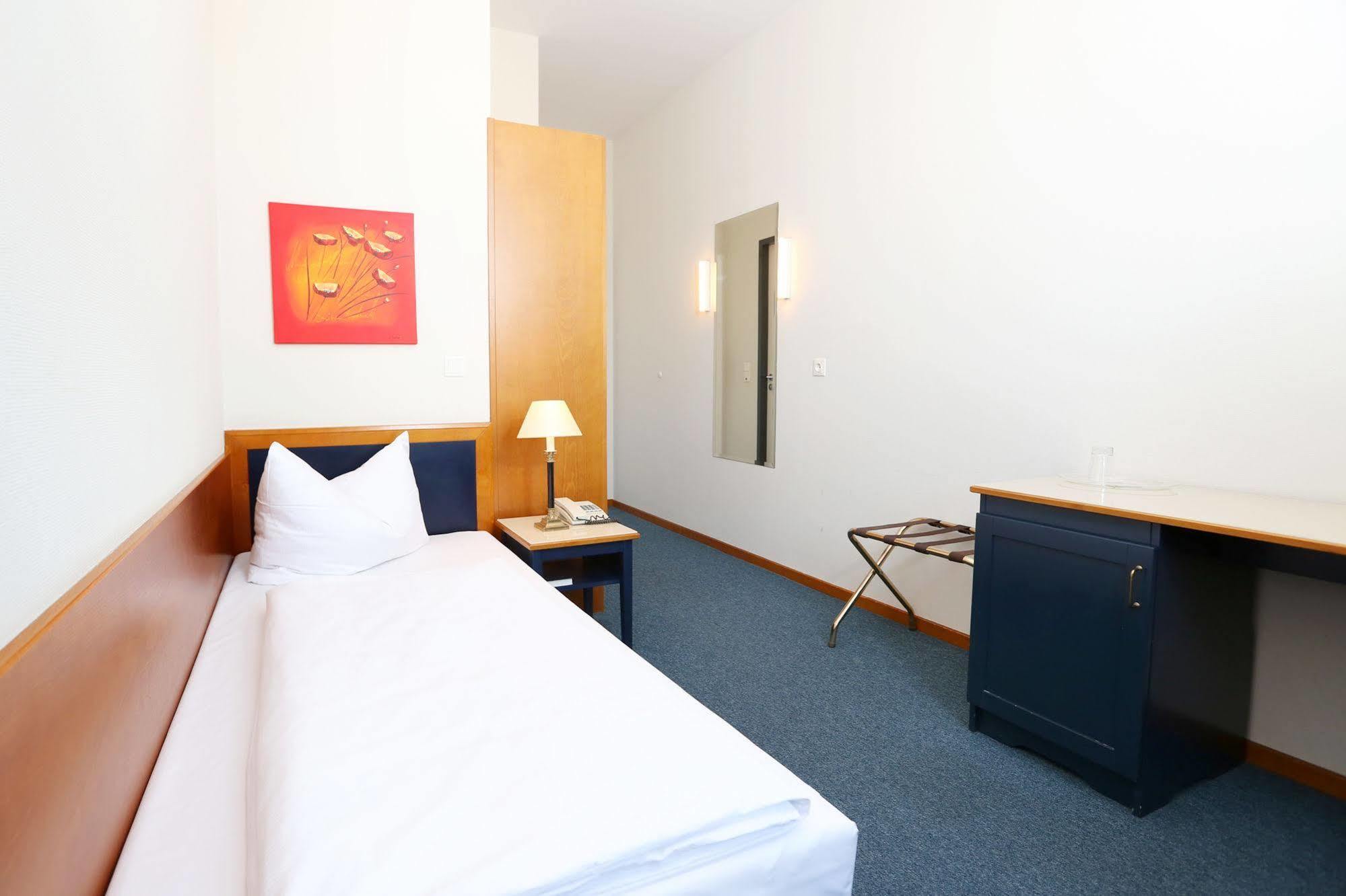 H24 Hoteltow Extérieur photo