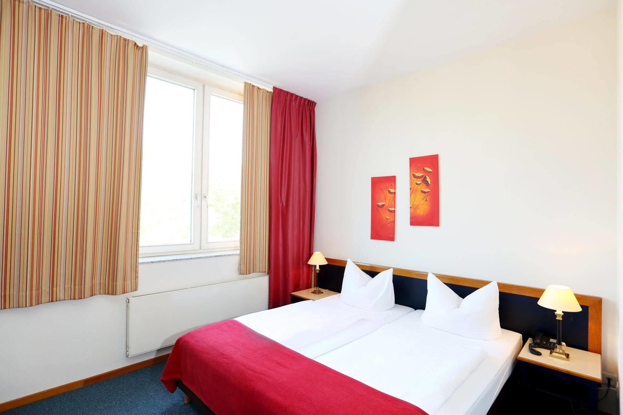 H24 Hoteltow Extérieur photo